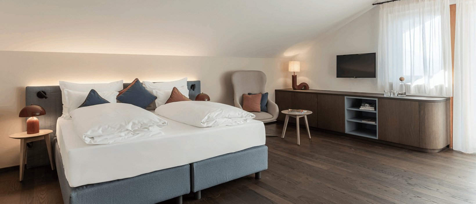 Unsere Zimmer erstrahlen in neuem Glanz Unsere Zimmer erstrahlen in neuem Glanz