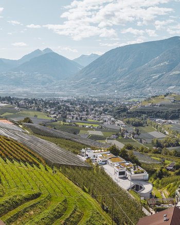 Ihr Hotel mit beheiztem Außenpool in Südtirol Ihr Hotel mit beheiztem Außenpool in Südtirol