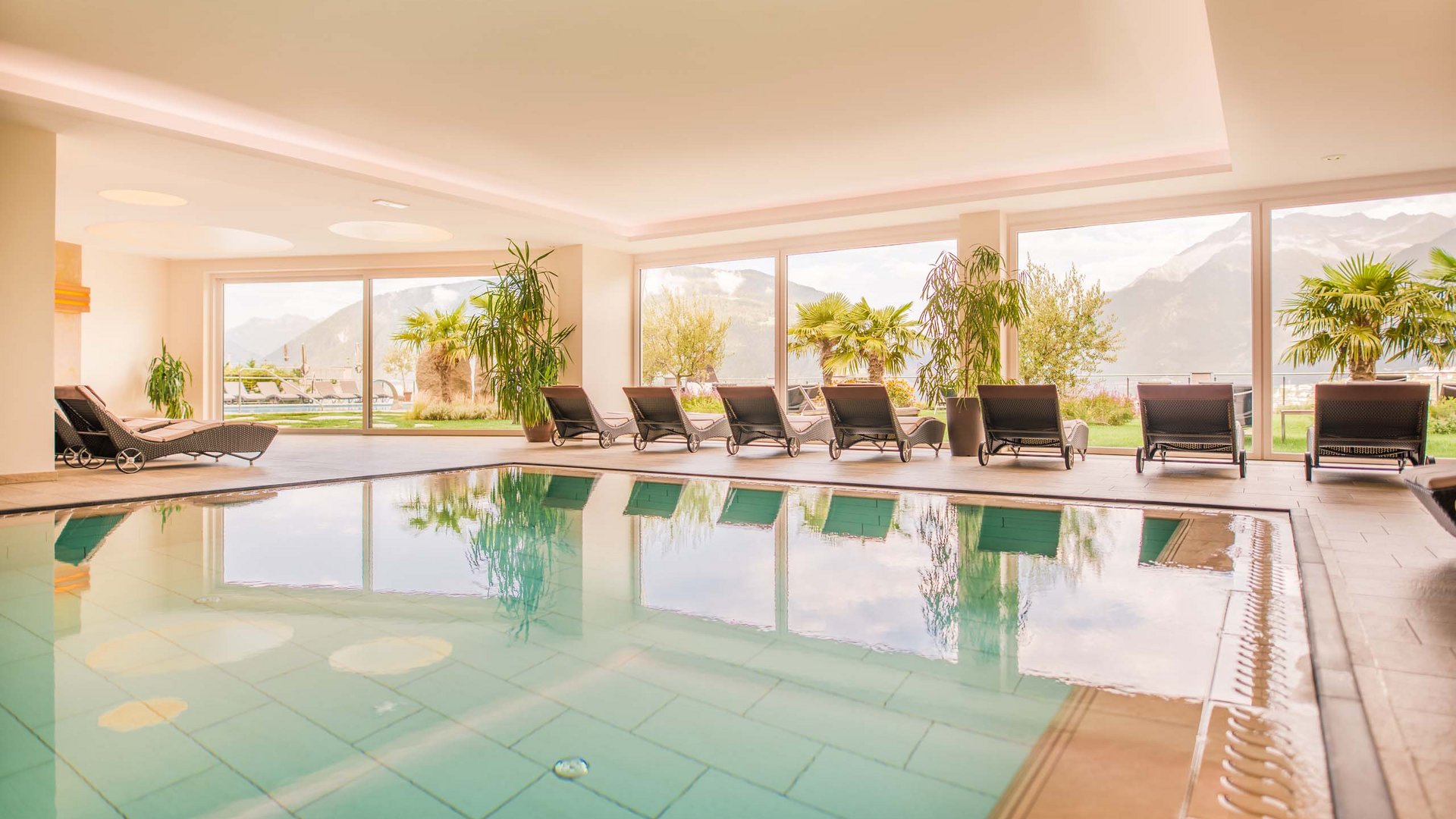 Un hotel a Scena con piscina da togliere il fiato! Un hotel a Scena con piscina da togliere il fiato!