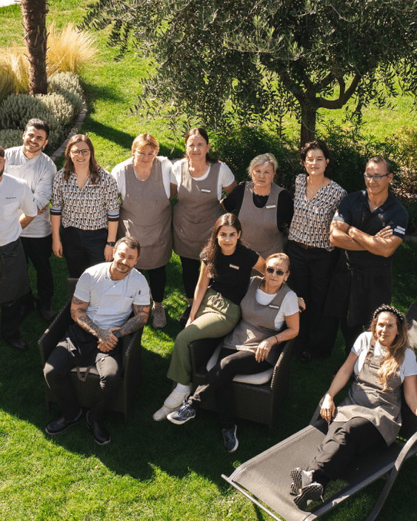 Unser Hotel in Schenna, Ihr Zuhause zwischen Weinreben Unser Hotel in Schenna, Ihr Zuhause zwischen Weinreben