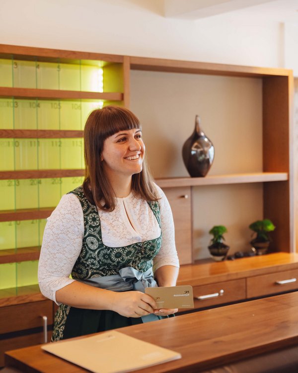 Unser Hotel in Schenna, Ihr Zuhause zwischen Weinreben Unser Hotel in Schenna, Ihr Zuhause zwischen Weinreben