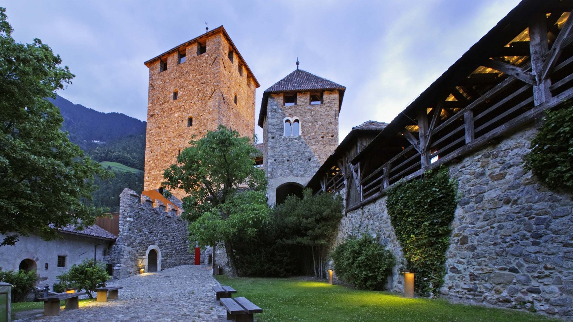 Ecco l’hotel con piscina coperta a Merano e dintorni per voi Ecco l’hotel con piscina coperta a Merano e dintorni per voi